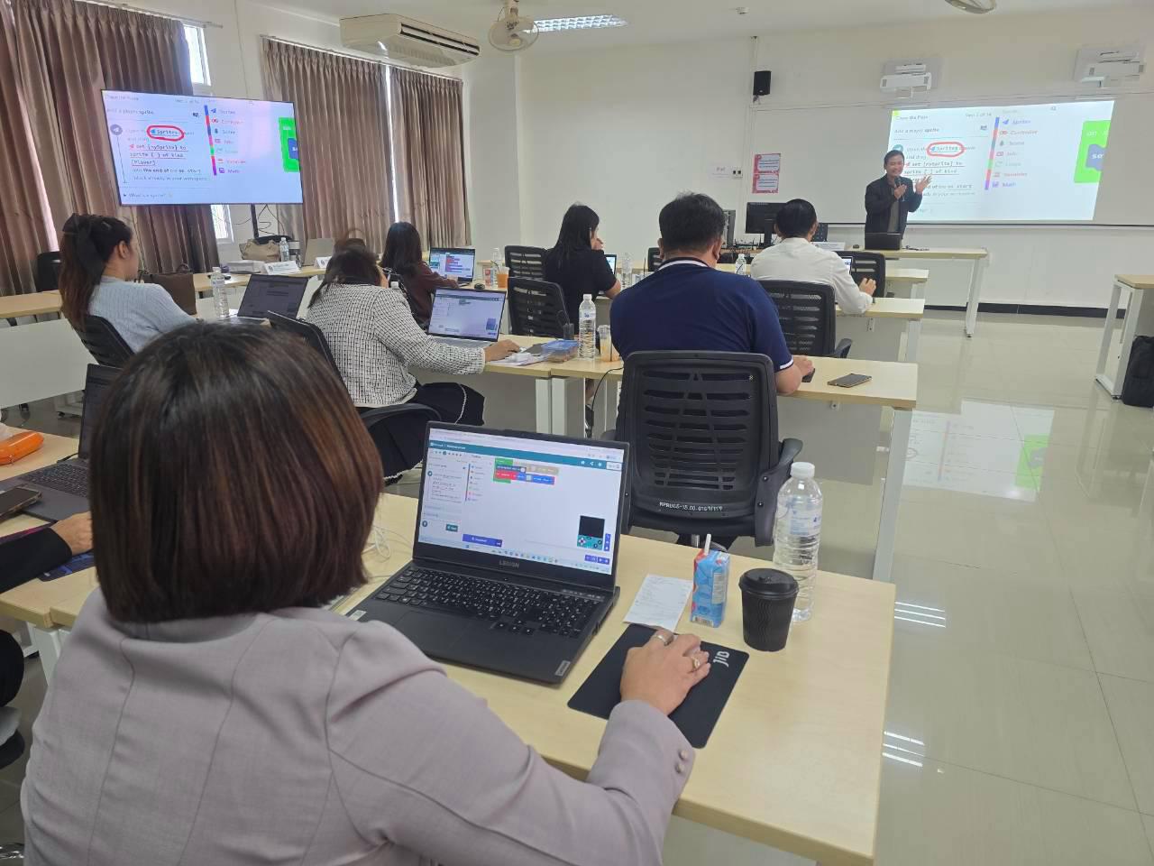 29. โครงการการผลิตสื่อการสอนด้วยนวัตกรรม AI ของครูเพื่อส่งเสริมความคิดสร้างสรรค์สำหรับผู้เรียนในยุคดิจิทัลตามบริบทของโรงเรียน ภายใต้โครงการพัฒนาคุณภาพการศึกษาและการพัฒนาท้องถิ่นโดยมีสถาบันอุดมศึกษาเป็นพี่เลี้ยงเครือข่ายเพื่อการพัฒนาอุดมศึกษา